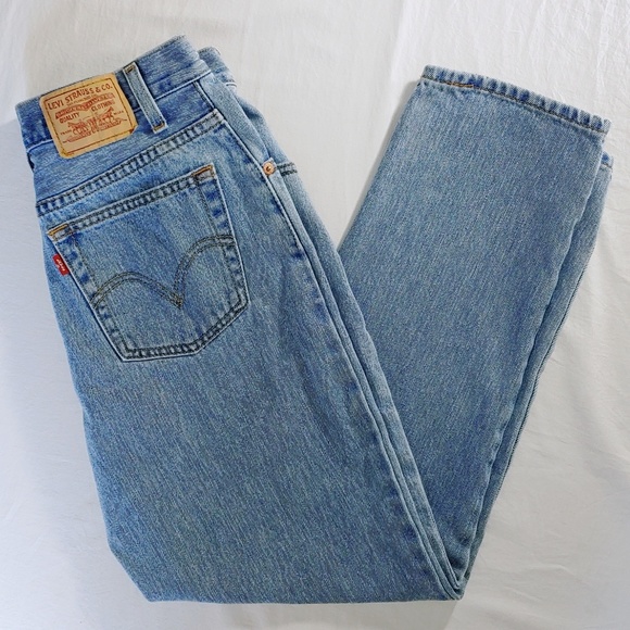 Levi's Denim - Levi's 550 Relaxed Tapered Wedgie Jean Size 8 EUC